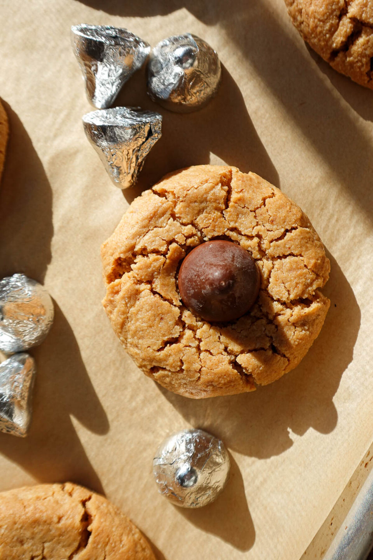 vegan and gluten free peanut butter blossom cookies