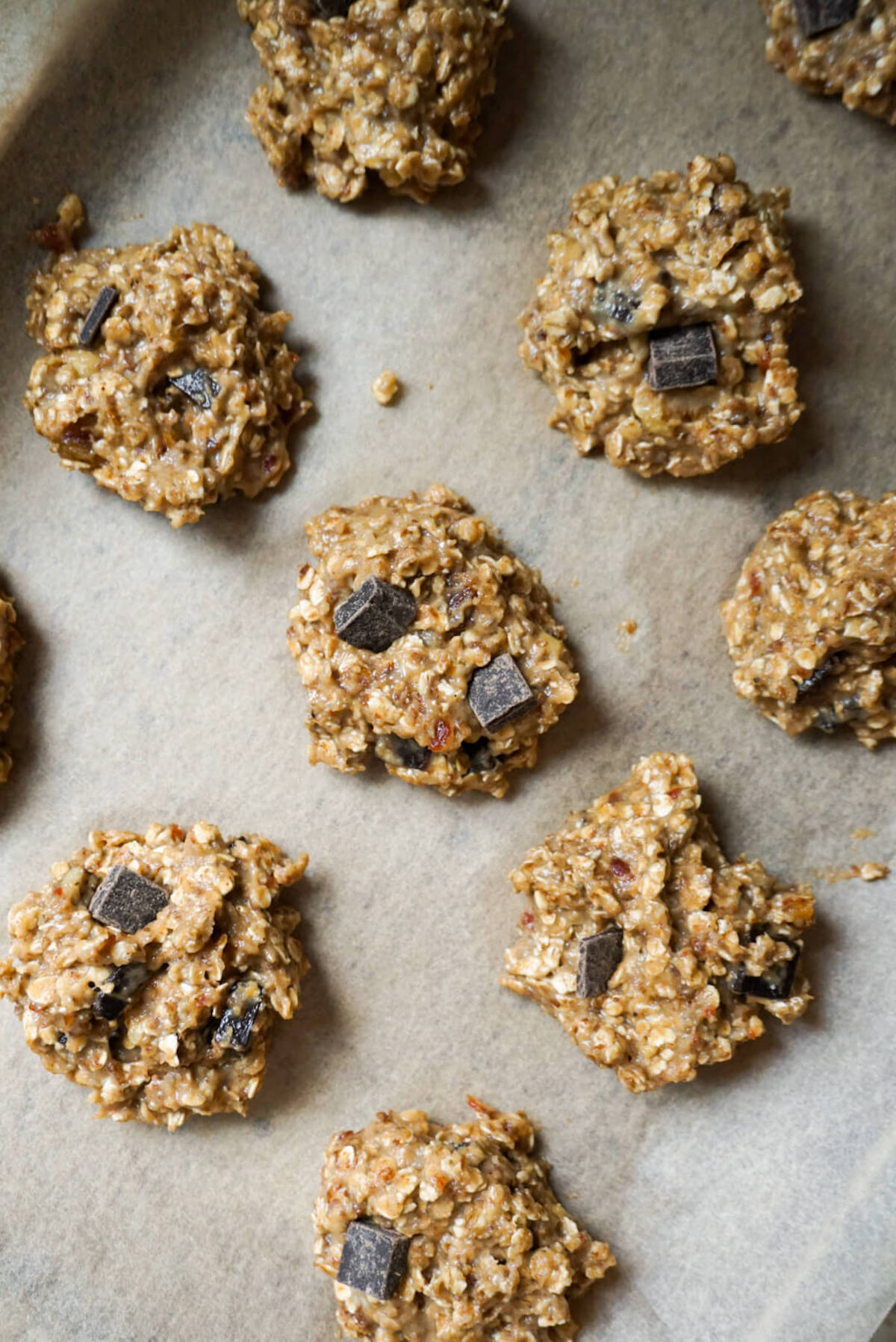 Peanut Butter Banana Bread Oatmeal Cookies are like if banana bread met oatmeal cookies. A perfect grab & go breakfast, snack or sweet treat. Vegan, gluten free & naturally sweetened.