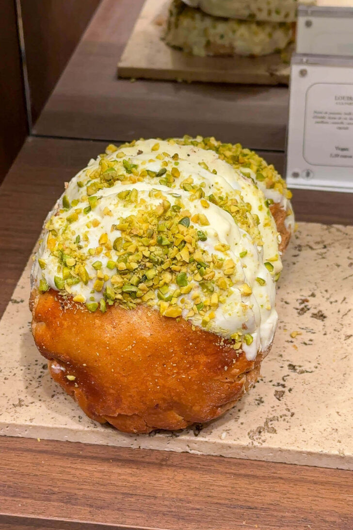 Vegan pistachio and white chocolate pastry.